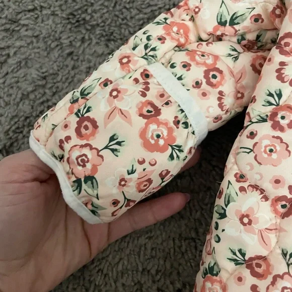 Baby Girl Floral Hooded One Piece Puffer (6-9 Months) - Picture 4 of 4